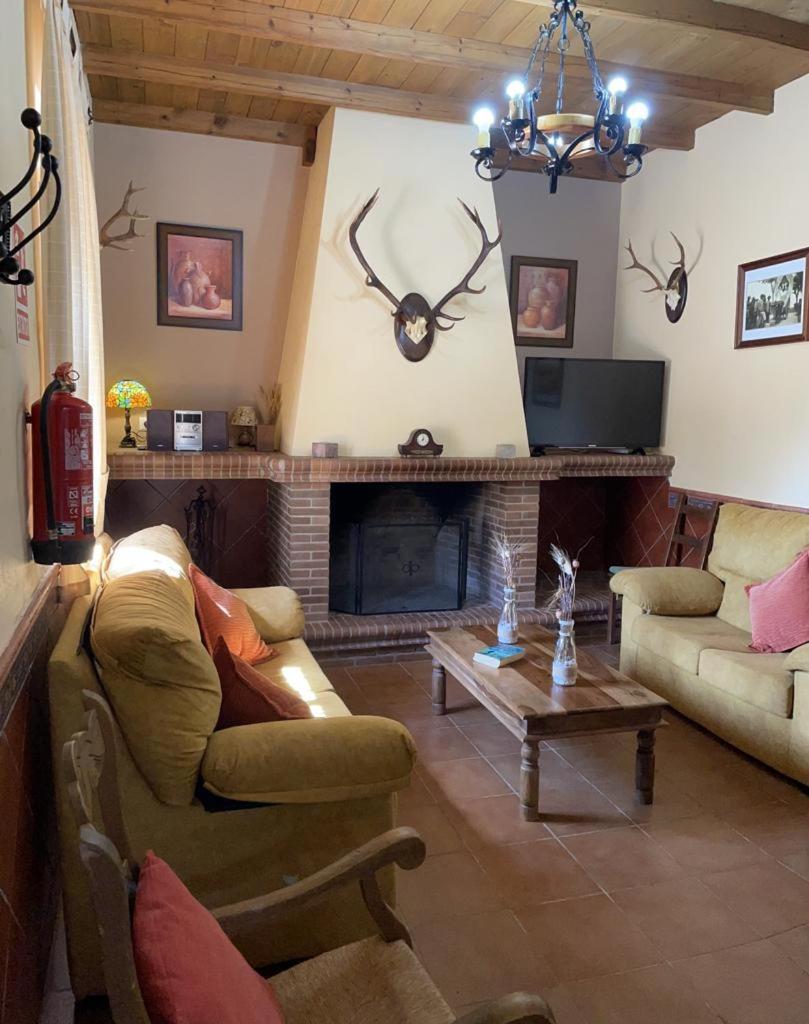 Casa Rural La Dehesilla Cazalla de la Sierra Eksteriør bilde